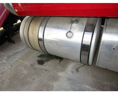 Mack Pinnacle CXU613 Right Fuel Tank for a Mack CXU613