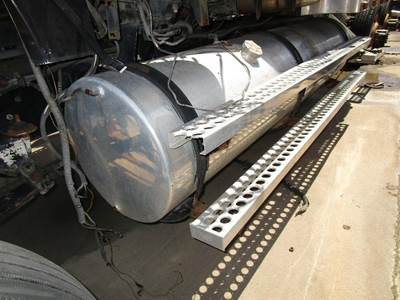 Western Star 4900 Left Fuel Tank for a Western Star TR 4900