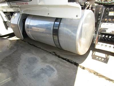 Western Star 5700 Left Fuel Tank for a Western Star TR 5700