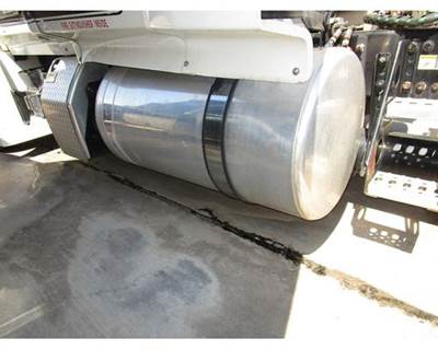 Western Star 5700 Left Fuel Tank for a Western Star TR 5700