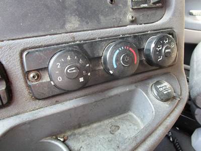 Freightliner Cascadia Heater / AC Temp Control for a Freightliner CASCADIA 125