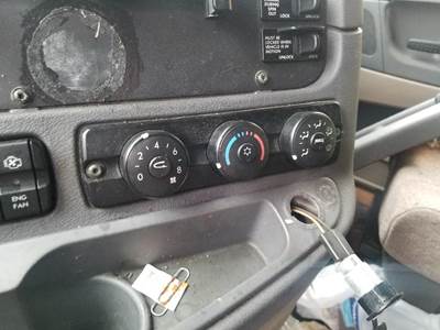 Freightliner Cascadia Heater / AC Temp Control for a Freightliner CASCADIA 125