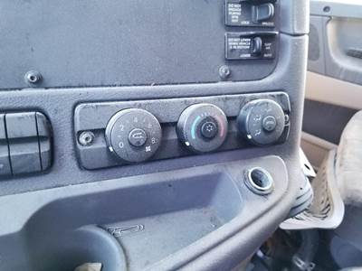 Freightliner Cascadia Heater / AC Temp Control for a Freightliner CASCADIA 125