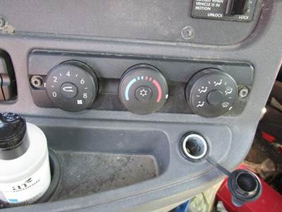Freightliner Cascadia Heater / AC Temp Control for a Freightliner CASCADIA 125