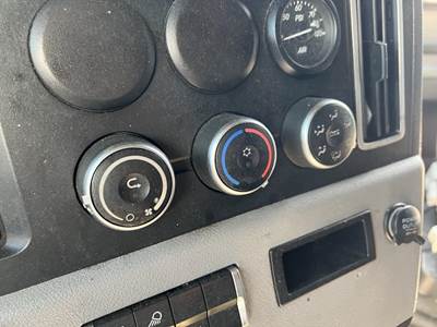 Freightliner Cascadia Heater / AC Temp Control for a Freightliner CASCADIA 126