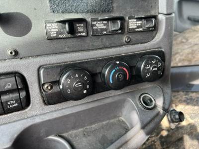Freightliner Cascadia Heater / AC Temp Control for a Freightliner CASCADIA 125