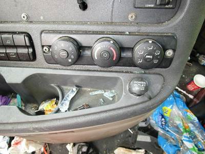 Freightliner Cascadia Heater / AC Temp Control for a Freightliner CASCADIA 125