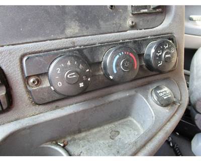 Used 2009 Freightliner Cascadia 125 Heater / AC Temperature Control Unit