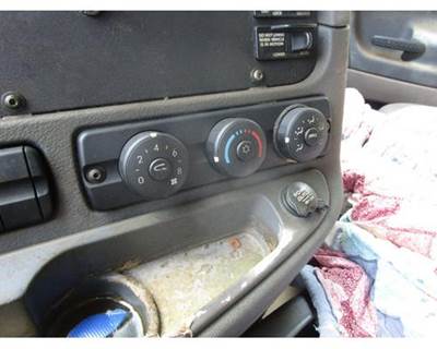 Used 2009 Freightliner Cascadia 125 Heater / AC Temperature Control Unit