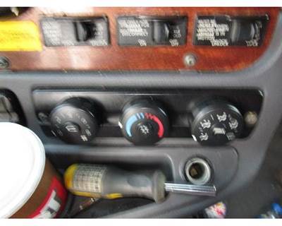 Used 2013 Freightliner Cascadia 125 Heater / AC Temperature Control