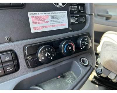 2016 Freightliner Cascadia 125 Heater / AC Temperature Control Unit