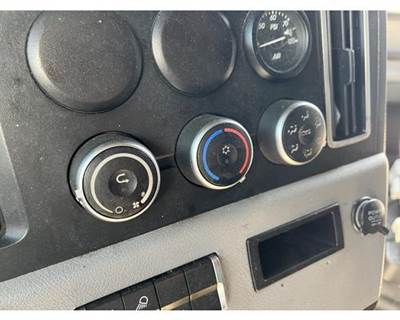 Used 2019 Freightliner Cascadia 126 Heater/AC Temperature Control Unit