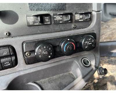 2016 Freightliner Cascadia 125 Heater / AC Temperature Control Unit