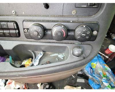 Used 2015 Freightliner Cascadia 125 Heater / AC Temp Control