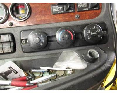 Used 2016 Freightliner Cascadia 125 Heater / AC Temperature Control