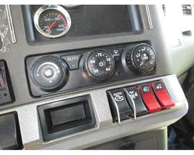 2018 Kenworth T680 Heater / AC Temperature Control