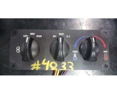 Used 2015 Mack Pinnacle CXU613 Sleeper Temperature Control Unit, Part # RD-3-8999-0