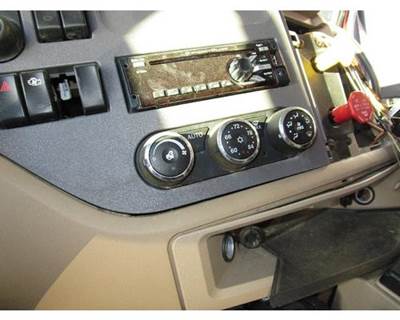 Used 2016 Peterbilt 579 Heater / AC Temperature Control