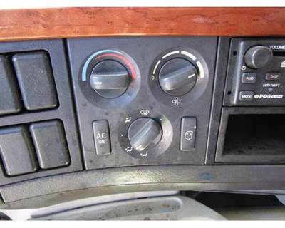 Used Volvo VNL Temperature Control Unit