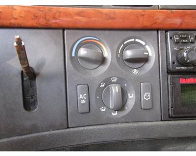 Used 2005 Volvo VNL Temperature Control Unit