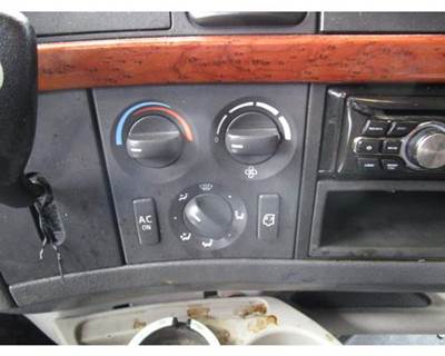 Used Volvo VNL Heater / AC Temperature Control Unit