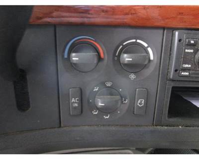 Used 2009 Volvo VNL Heater / AC Temperature Control Unit