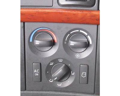 2008 Volvo VNL Instrument Cluster A/C Control Switch