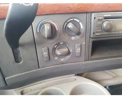 Used 2011 Volvo VNL Temperature Control Unit