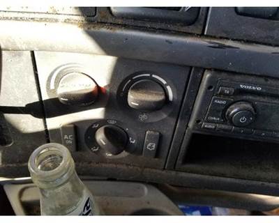 Used Volvo VNL Temperature Control Unit
