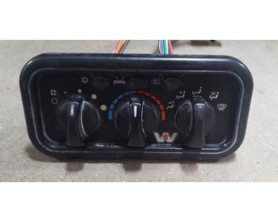 Used Western Star 4900E Heater / AC Temperature Control, Part # A22-73379-005