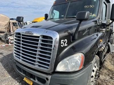 Freightliner Cascadia Hood for a Freightliner CASCADIA 125