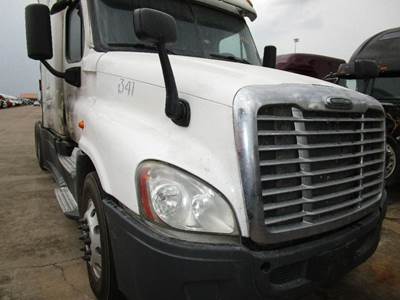 Freightliner Cascadia Hood for a Freightliner CASCADIA 125