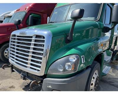 2016 Freightliner Cascadia 125 Hood, Setback Axle, Complete w/ Headlights & Grille