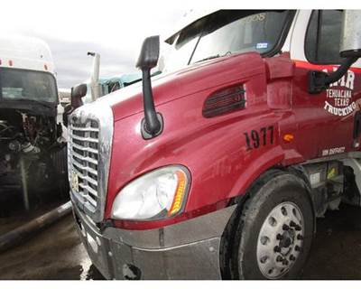 Used 2013 Freightliner Cascadia Short Hood Assembly