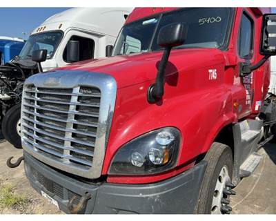Used 2017 Freightliner Cascadia Hood Assembly with Headlights, Grille & Spot Mirrors