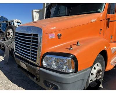 Used 2005 Freightliner Century Class Hood 55" Setback Axle w/ Headlights & Grille