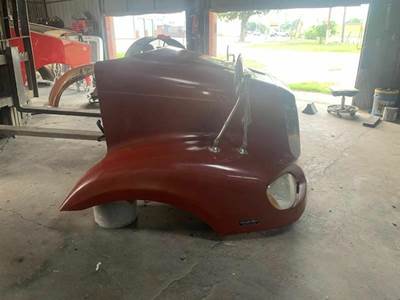 Freightliner Columbia 112 Hood