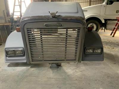 Freightliner FL CLASSIC XL 127 BBC Hood