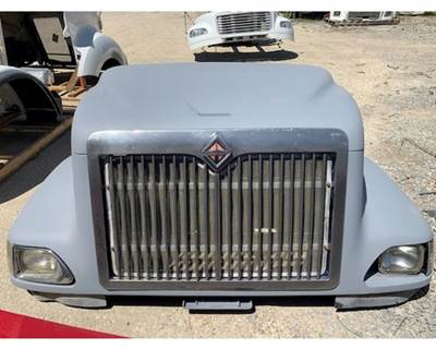 Reconditioned International 9200 Hood, Flat Windshield, Headlights & Grille