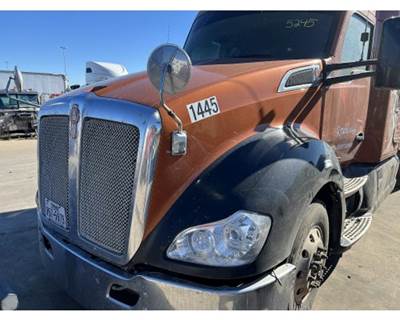 Used 2016 Kenworth T680 Hood Assembly with Headlights, Grille, Side View Spot Mirrors