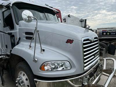 2015 Mack Pinnacle CXU613 Hood Assembly Setback Axle with