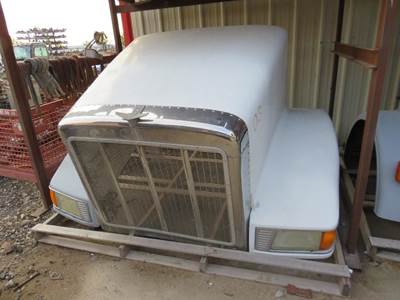 Peterbilt 375 Hood