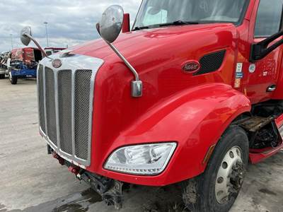 Peterbilt 579 Hood