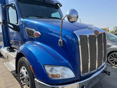 Peterbilt 579 Hood