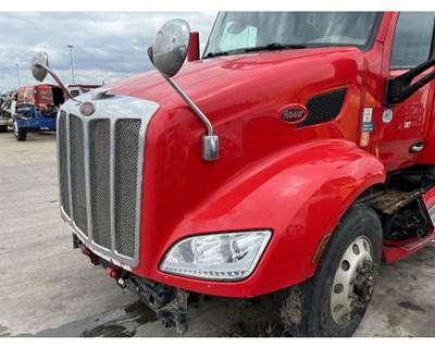 Used 2016 Peterbilt 579 Hood, Complete with Headlights, Grille & Side View Spot Mirrors
