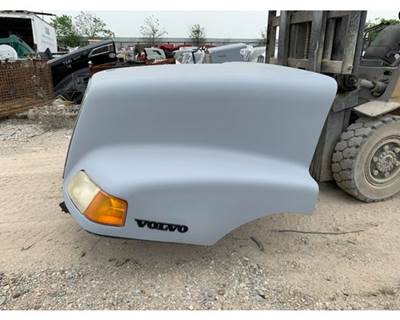 Reconditioned Volvo VNL Hood, Complete with Grille and Headlights
