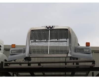 Reconditioned Western Star 4900 Hood with Headlights and Grille