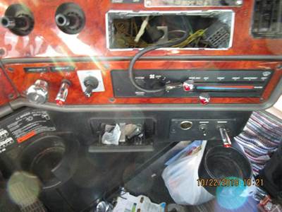 Freightliner Classic XL Instrument Panel Cluster for a Freightliner FLD132 XL CLASSIC