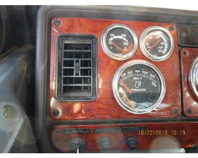Freightliner Classic XL Instrument Panel Cluster for a Freightliner FLD132 XL CLASSIC