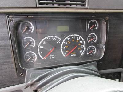 Freightliner Columbia Instrument Panel Cluster for a Freightliner COLUMBIA 120